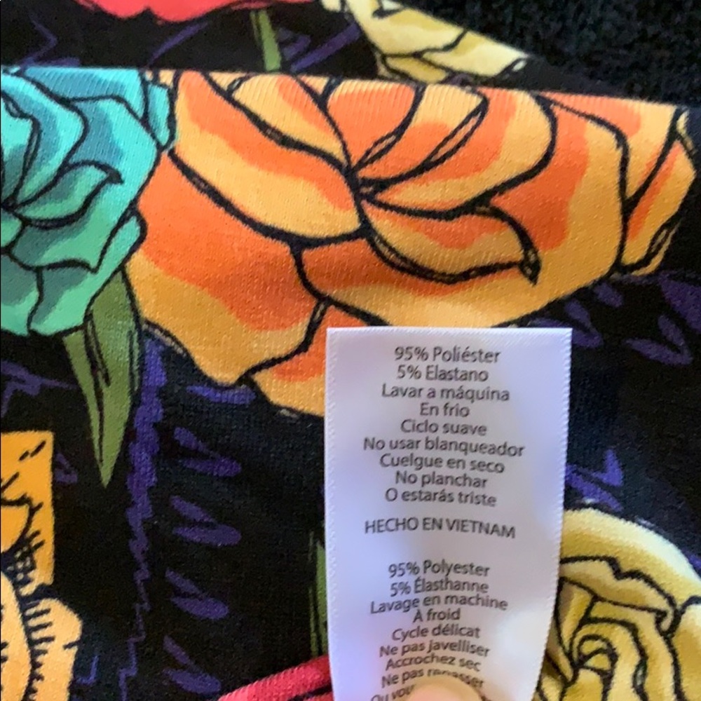 Gorgeous Roses 🌹 size small Carly - Picture 4 of 4